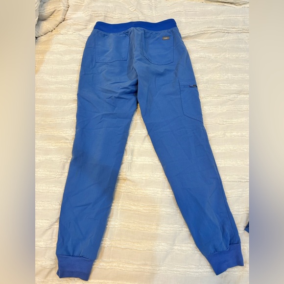 ⭐️FIGS SCRUBS⭐️ - Picture 3 of 5